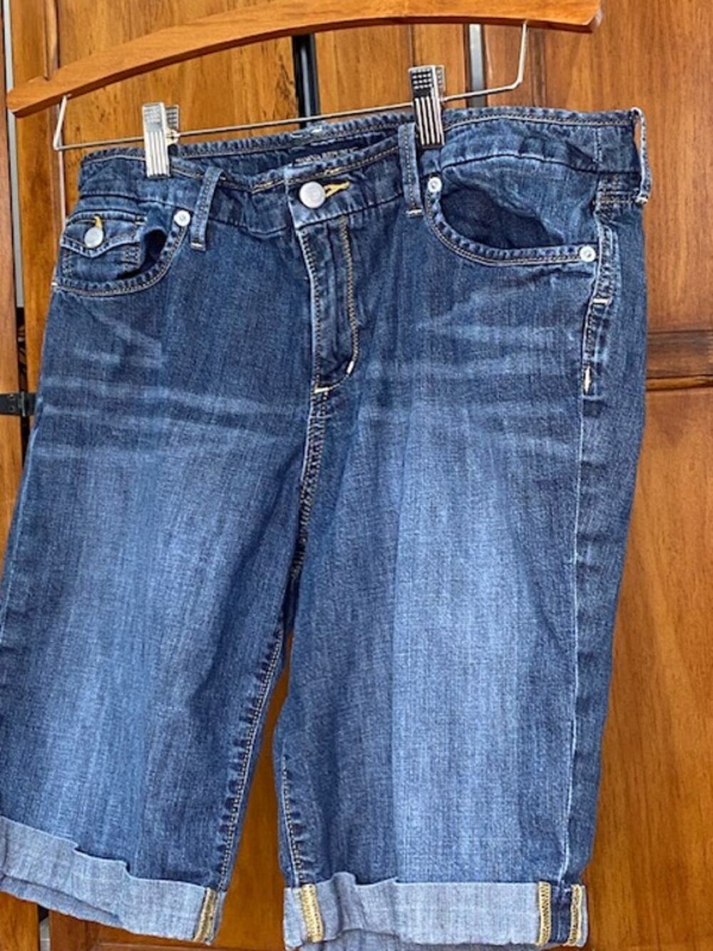 Banana Republic Denim Shorts Women’s 12  Cotton Stretch Bermuda 98% Cotton